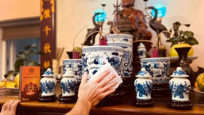 Ngày đẹp để bao sái bàn thờ năm 2025 mang lại phúc lành cho gia chủ.