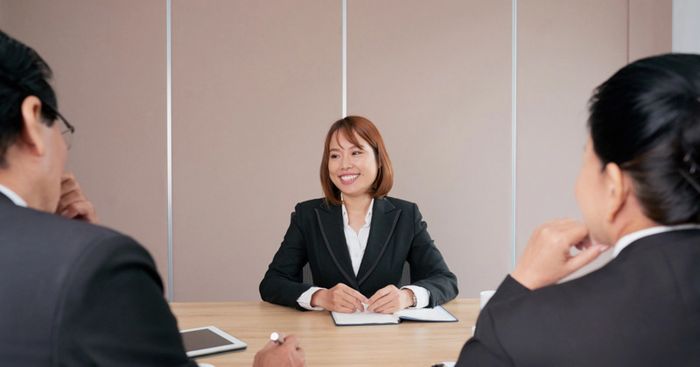 Chuẩn bị đầy đủ giấy tờ, trang phục phù hợp và giữ tâm lý thoải mái