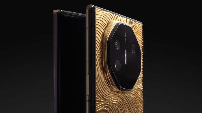 Caviar giới thiệu Huawei Mate XT phiên bản vàng nguyên khối 18K