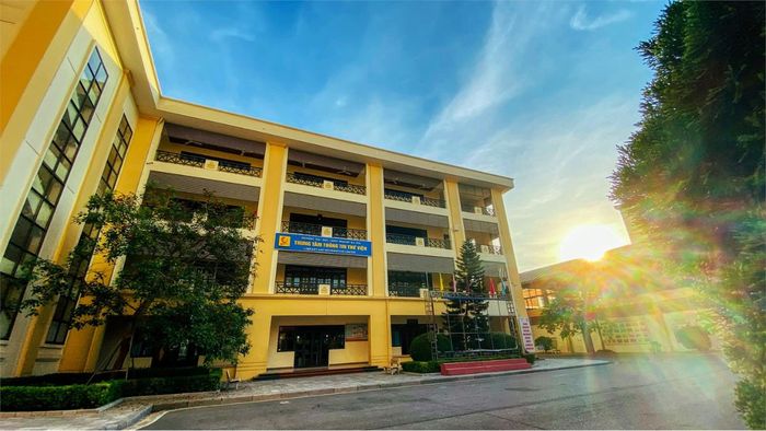 Thông tin về các chương trình đào tạo tại Đại học Hà Nội.