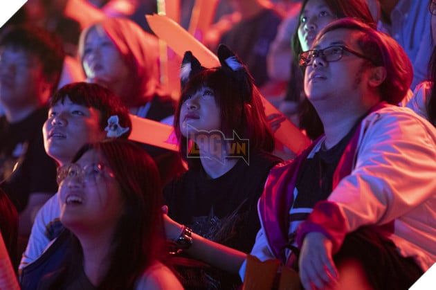AIC 2024: BanMei Gaming Gây Chấn Động Với Màn Trình Diễn Ấn Tượng Dưới Sự Cổ Vũ Cuồng Nhiệt Của Người Hâm Mộ