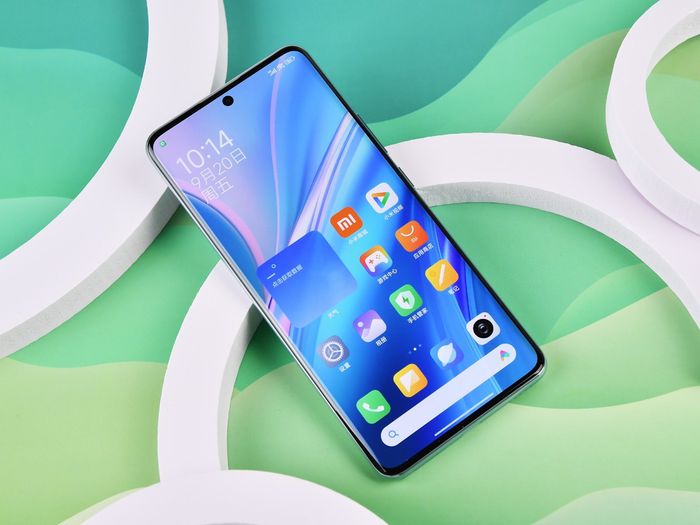 Điện thoại sở hữu màn hình tuyệt vời, mang lại chất lượng hiển thị xuất sắc.