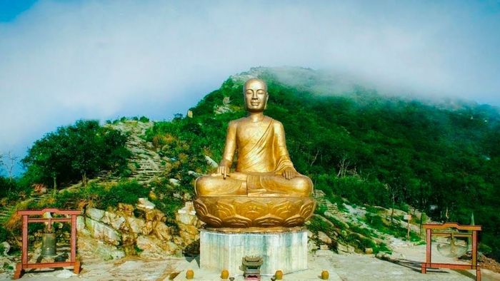Vị vua đẹp trai nhất lịch sử Việt Nam: Trần Nhân Tông