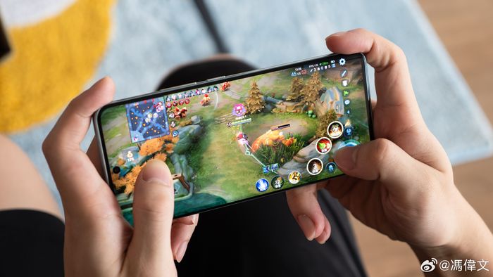 Xiaomi Redmi Note 14 Pro Plus sở hữu vi xử lý Snapdragon 7s Gen 3, mang lại hiệu năng ổn định và mạnh mẽ.