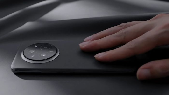 Dòng realme 14 Pro có phiên bản với mặt lưng làm từ chất liệu da lộn