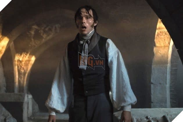 Nicholas Hoult Nhận Quà Kỷ Niệm Là Dương Vật Giả Từ Đạo Diễn Phim Nosferatu 2