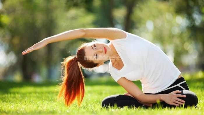 Nên duy trì việc tập thể dục nhẹ nhàng và đều đặn để duy trì sức khỏe tốt trong năm 2025.
