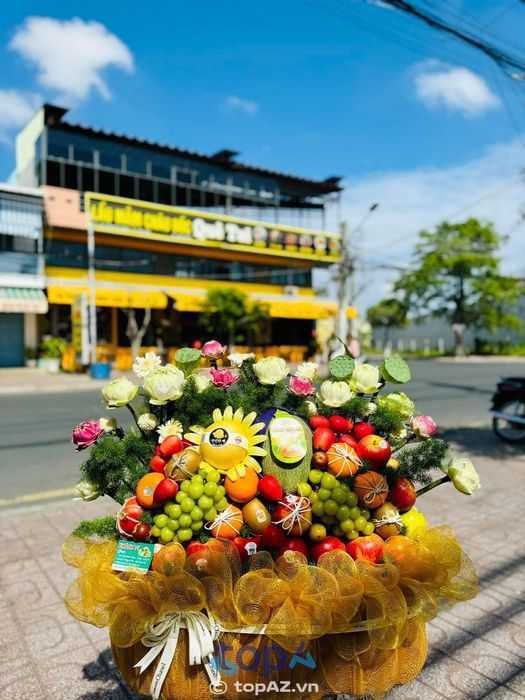 Khánh Vy - Shop giỏ trái cây phố nướng tại TP. Châu Đốc, chuyên cung cấp trái cây nhập khẩu chất lượng.