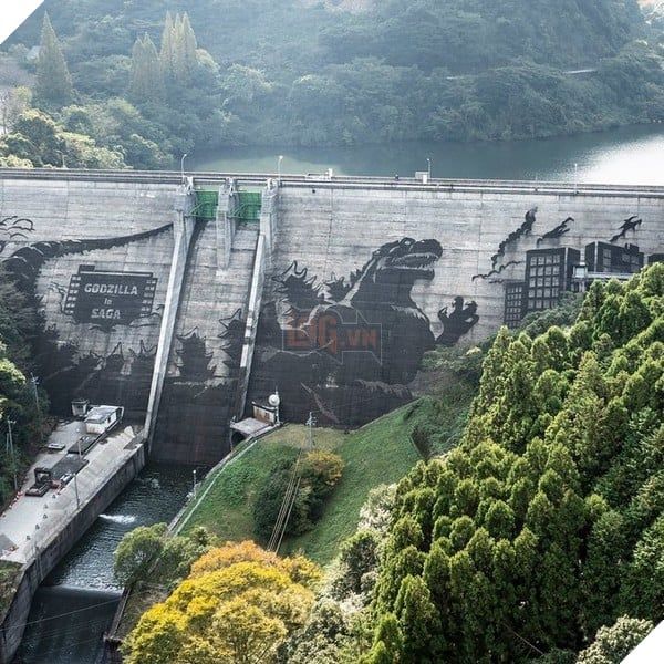 Đập Iwayagawauchi tại tỉnh Saga trở thành nơi thể hiện bức tranh tường Godzilla khổng lồ đầy ấn tượng.
