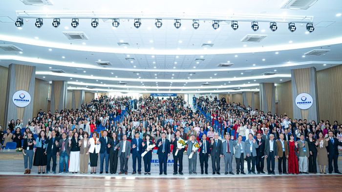 Đội ngũ giảng viên quốc tế và trong nước tại Trường Đại học Phenikaa