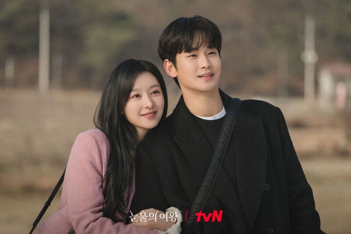 Cặp đôi Hyun Woo - Hae In khiến khán giả có những cảm xúc dạt dào, vừa khiến họ rơi nước mắt, vừa mang lại tiếng cười