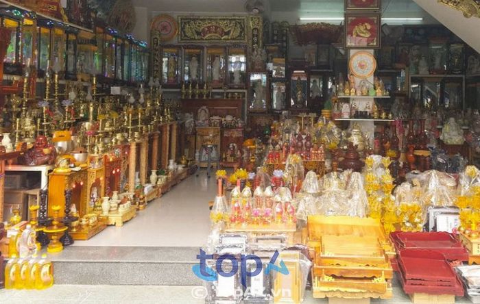 Lượng Hường chuyên cung cấp sành sứ, đồ gia dụng, tranh tượng, nhang đèn và các sản phẩm thờ cúng