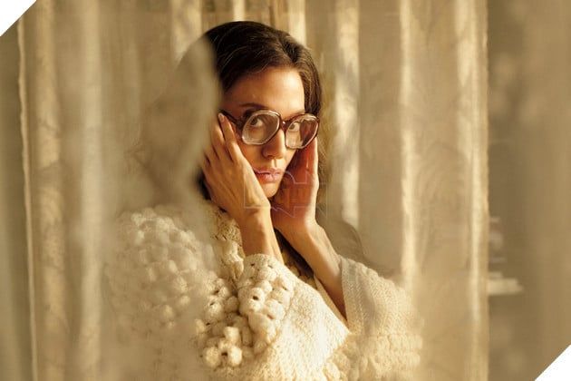 Angelina Jolie Không Mong Phim Tiểu Sử Về Cuộc Đời Cô