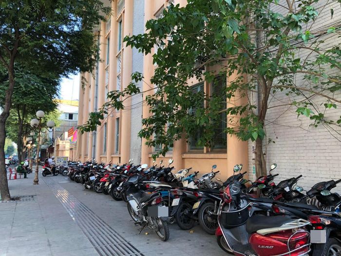 Danh sách các bãi đỗ xe thuận tiện gần Phố đi bộ Nguyễn Huệ