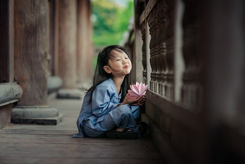 Phật dạy rằng để nhận phúc báo và nghiệp lành, ta cần trân trọng phụ nữ, như một cách để thực hành những giáo lý cao quý.