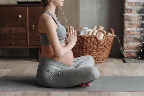 Khả năng sinh sản và mang thai của 12 cung hoàng đạo nữ trong năm 2025