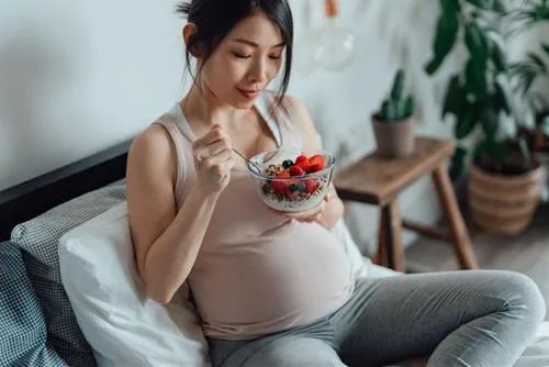 Khả năng sinh sản và mang thai năm 2025 cho 12 chòm sao nữ