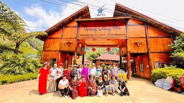 Khám phá vẻ đẹp kỳ vĩ của thung lũng hoa Bắc Hà giữa không gian hùng vĩ của cao nguyên Tây Bắc.
