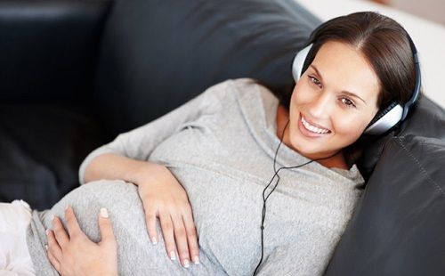 Lời cổ nhân: Muốn con tài đức, mẹ phải là tấm gương mẫu mực