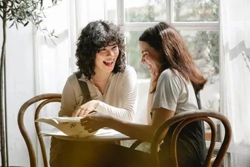 Những người bạn luôn hỗ trợ nhau