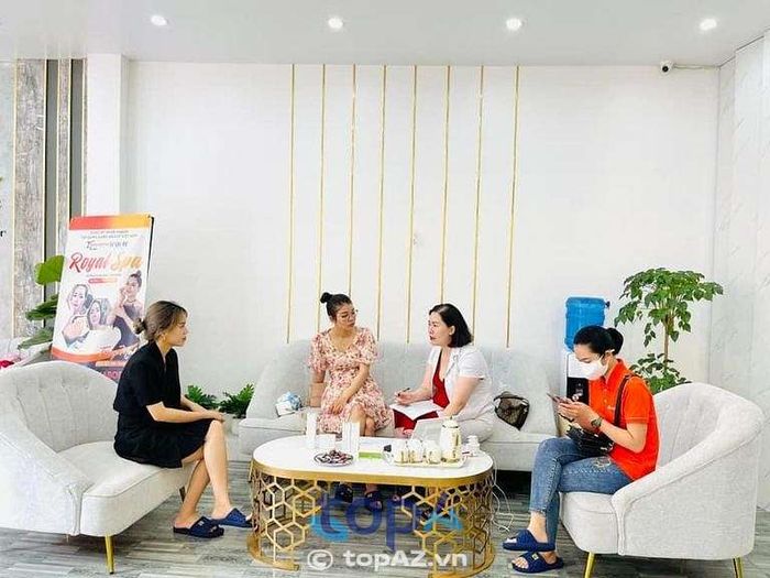 Royal Spa tại Nam Định là một địa chỉ nổi bật trong lĩnh vực chăm sóc sắc đẹp và trị mụn.