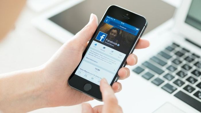 cach-tai-video-tu-facebook-ve-iphone-2