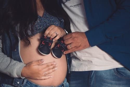 Lý giải các quan niệm xung quanh vấn đề sinh nở và các yếu tố liên quan.