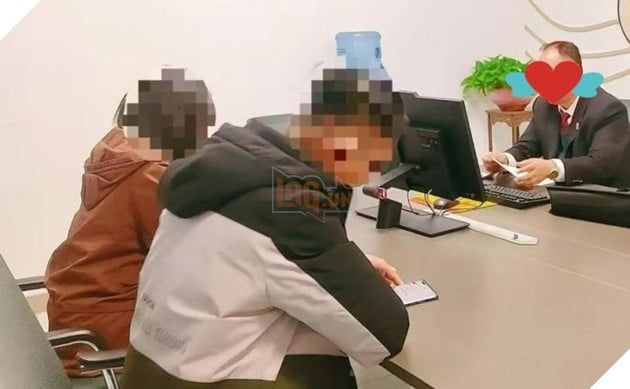 Chàng trai bức xúc khi đã bỏ ra hàng trăm triệu đồng cho cuộc hẹn qua livestream, nhưng nhận lại chỉ là sự thất vọng từ cô gái.