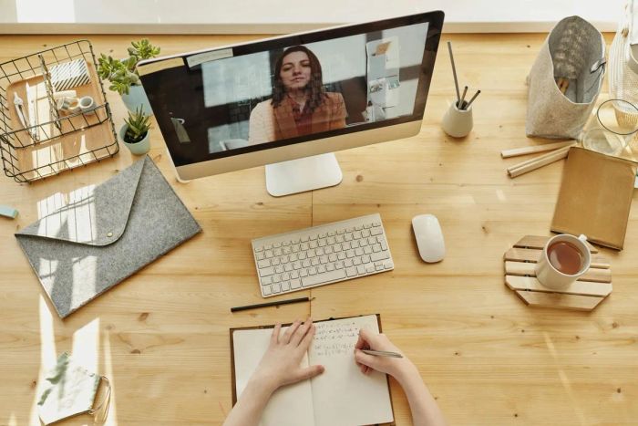 Viết một đoạn văn từ 60 đến 80 từ mô tả các cách hiệu quả để học tiếng Anh