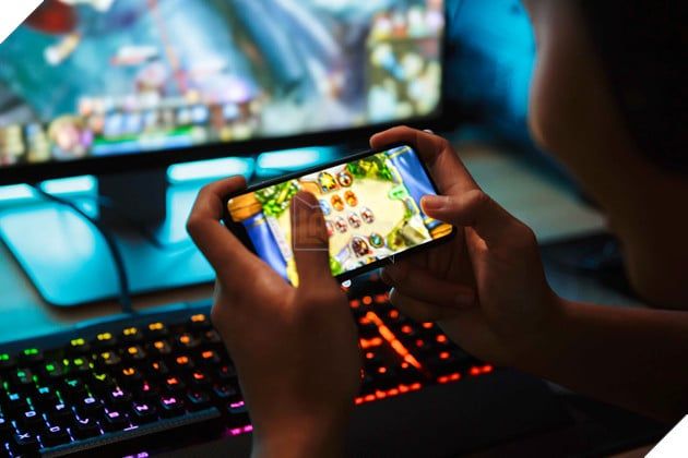 Một game thủ nam đã nghiện game đến mức ngón tay bị biến dạng, khiến cộng đồng game phải lo lắng.