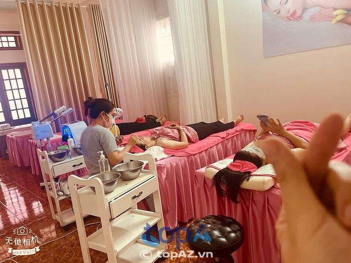 Spa Bella & Gội Đầu Dưỡng Sinh Bảo Lộc nổi bật với dịch vụ chăm sóc tóc và da đầu chuyên nghiệp.