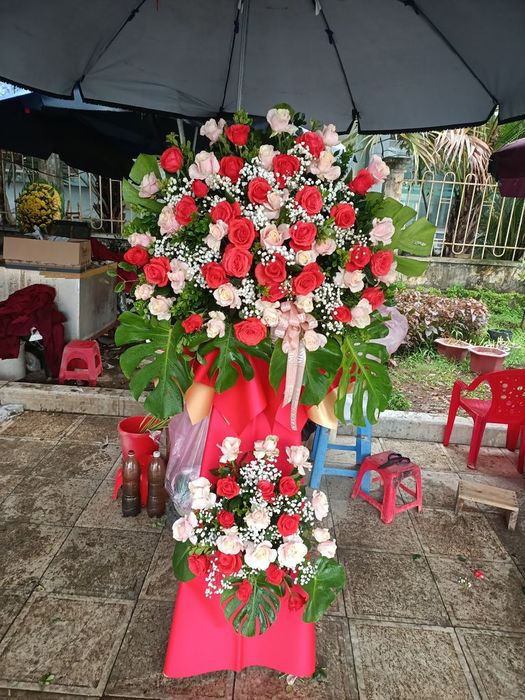 Shop hoa tươi Tiến Đạt mang đến những sản phẩm với mức giá cạnh tranh, hợp lý cho khách hàng.