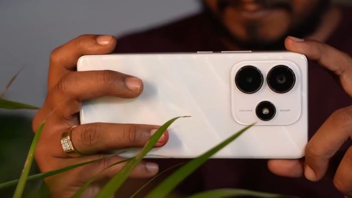 Camera macro và cảm biến độ sâu: Nâng cao khả năng xóa phông và tạo chiều sâu trong ảnh.