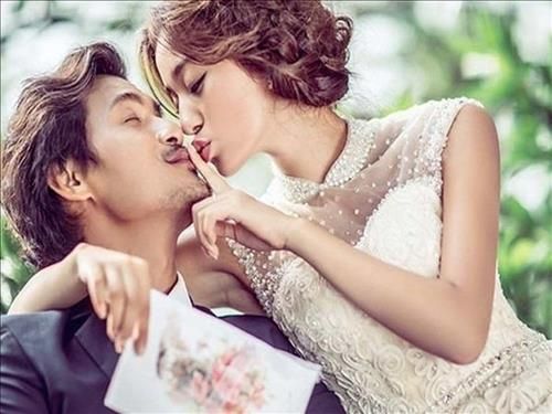 Tướng mặt phụ nữ đào hoa