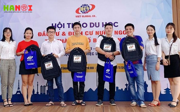 Tu-van-du-hoc-viet-global-ha-noi-Mytour