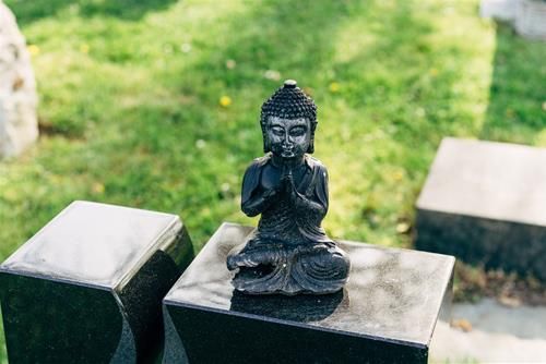 Sau khi người thân qua đời, đừng giữ lại những món đồ này.