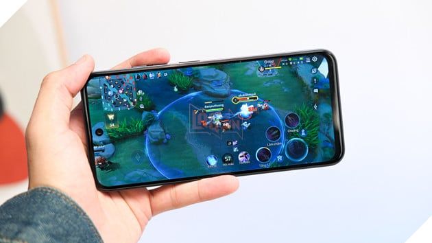 Một chiếc smartphone với hiệu năng vượt trội, pin bền và camera chất lượng cao sắp được ra mắt thị trường.
