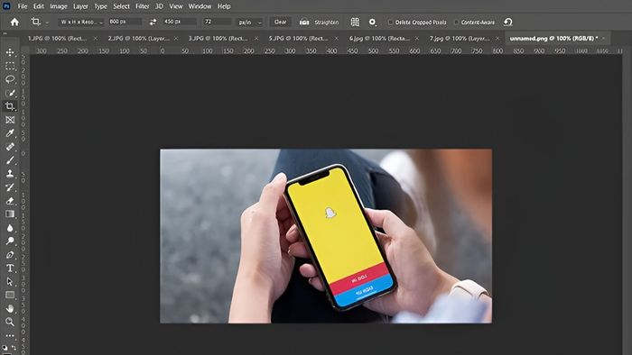 Cách 1: Tiến hành bước 3.6 để lật ảnh theo chiều ngang.