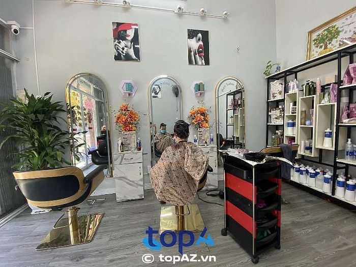 Cửa tiệm cắt tóc tại Vũng Tàu