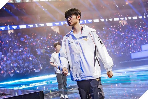 Faker bất ngờ có những chia sẻ về Doran và tình hình hiện tại của T1 khi mùa giải 2025 chuẩn bị bắt đầu.
