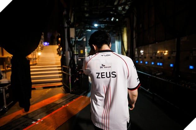 Zeus lại bất ngờ trở thành mục tiêu chỉ trích trong một sự kiện lớn thu hút sự chú ý của cộng đồng LMHT.