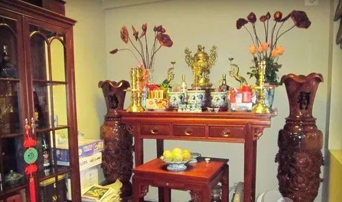 Chuyển bàn thờ về nơi ở mới