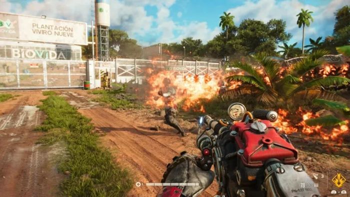 Series game Far Cry 2 mang đến một thế giới mở đầy thú vị, nơi người chơi có thể tự do khám phá mọi ngóc ngách, từ các hang động bí ẩn đến những ngôi làng nhỏ ẩn mình trong rừng rậm. Sự tương tác giữa thiên nhiên, động vật hoang dã và các sự kiện bất ngờ trong game tạo nên một môi trường sống động và luôn thay đổi.