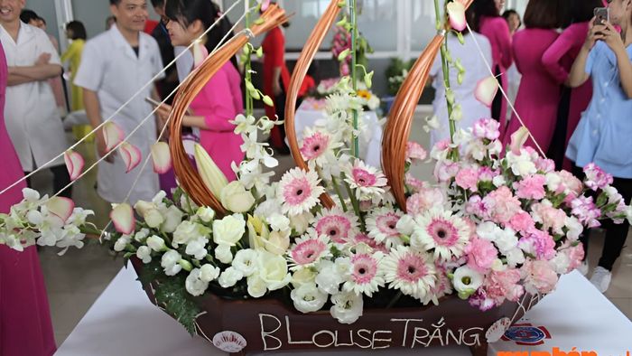 Mẫu bài thuyết trình cắm hoa 20/11 2 - Một ví dụ khác