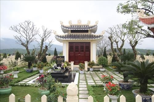 Lễ tạ mộ vào cuối năm là một nghi thức quan trọng không thể thiếu trong tâm linh của người Việt.
