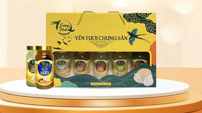 Hộp quà Tết yến sào sang trọng, thể hiện sự trân trọng