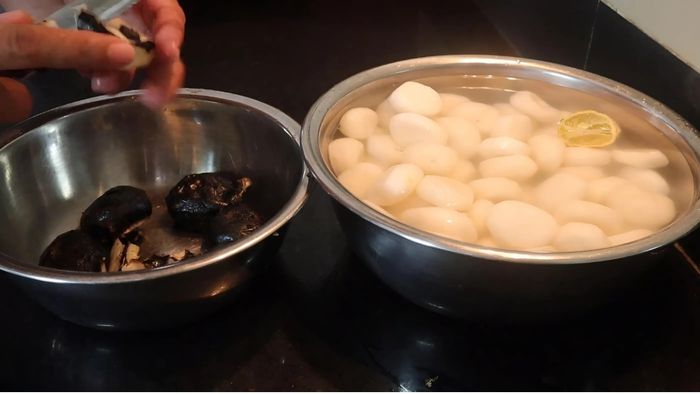 How to make crispy lotus root jam – Step 1