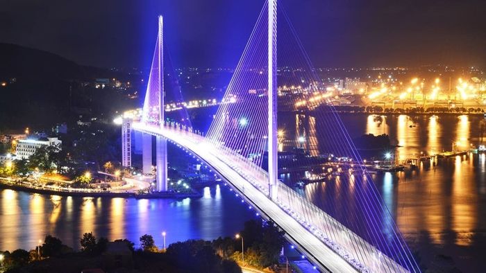 Các cây cầu đẹp nhất Việt Nam: Cầu Bãi Cháy