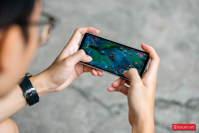 Snapdragon 6 Gen 1 trang bị GPU Adreno 710