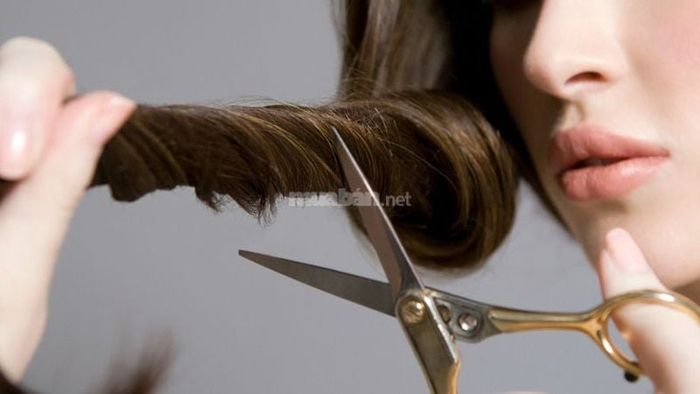 Tránh cắt tóc vào các ngày hắc đạo hoặc khi sao xấu chiếu mệnh